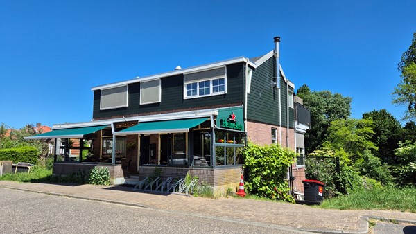 Vrijstaande horecalocatie met ruime bovenwoning incl. O.G. nabij bedrijventerrein (€ 795.000)